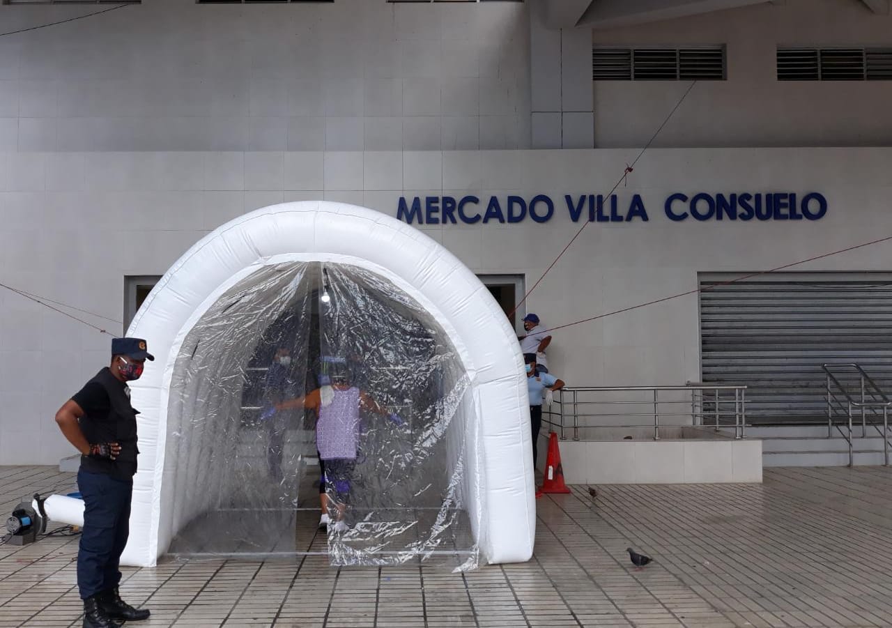 Video | Ciudadanos valoran como positiva instalación de túnel sanitizante en mercado DN