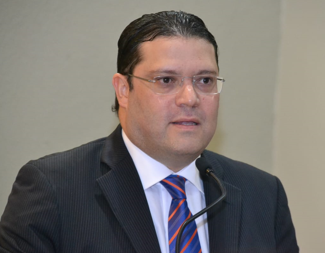Eduardo Sanz Lovatón llama deponer diferencias políticas para enfrentar juntos Coronavirus