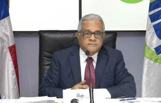 Video | Ministro de Salud pide disculpas y dice que las pruebas que no recibió fueron del PRM