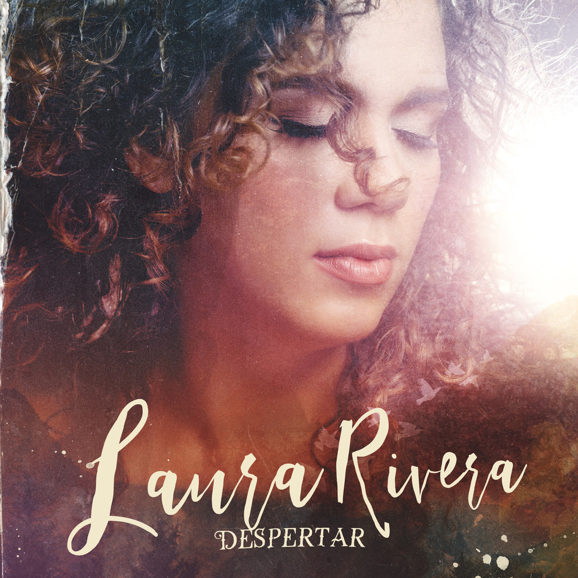 "Despertar" el primer álbum de Laura Rivera