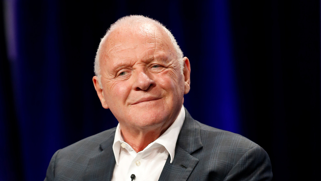 Video | Anthony Hopkins debuta en TikTok con un reto viral y desafía a Schwarzenegger y Stallone