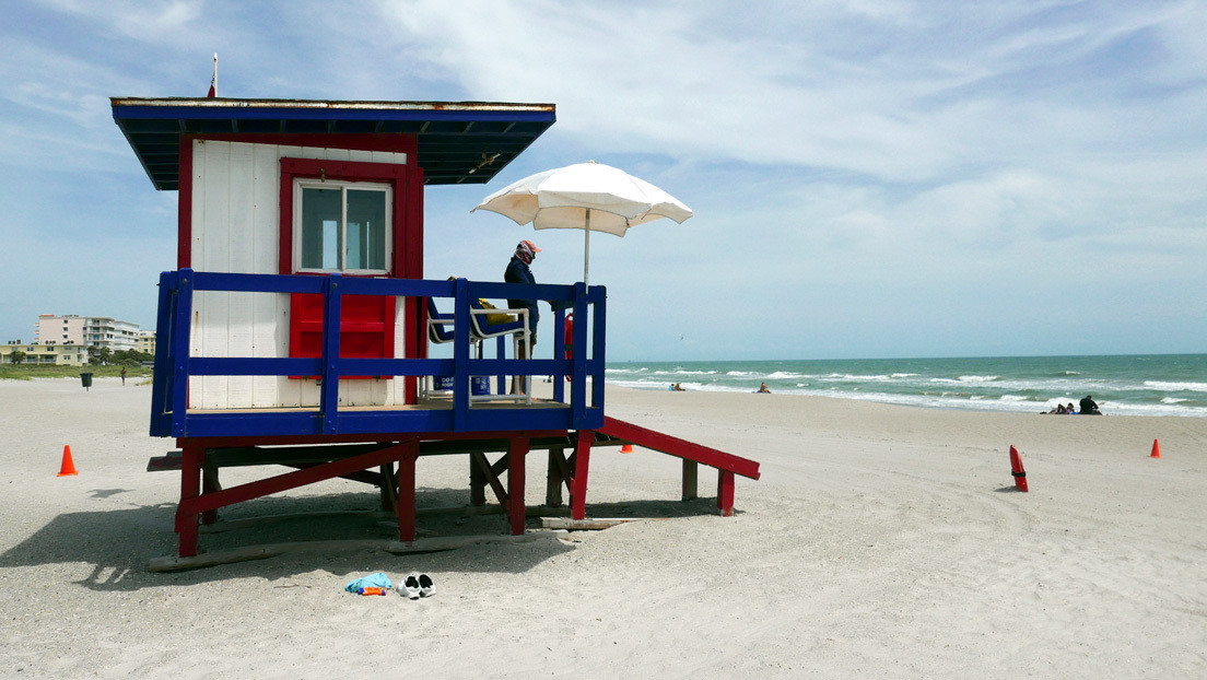 Recogen 6 toneladas de basura en una playa de Florida semanas después de su reapertura