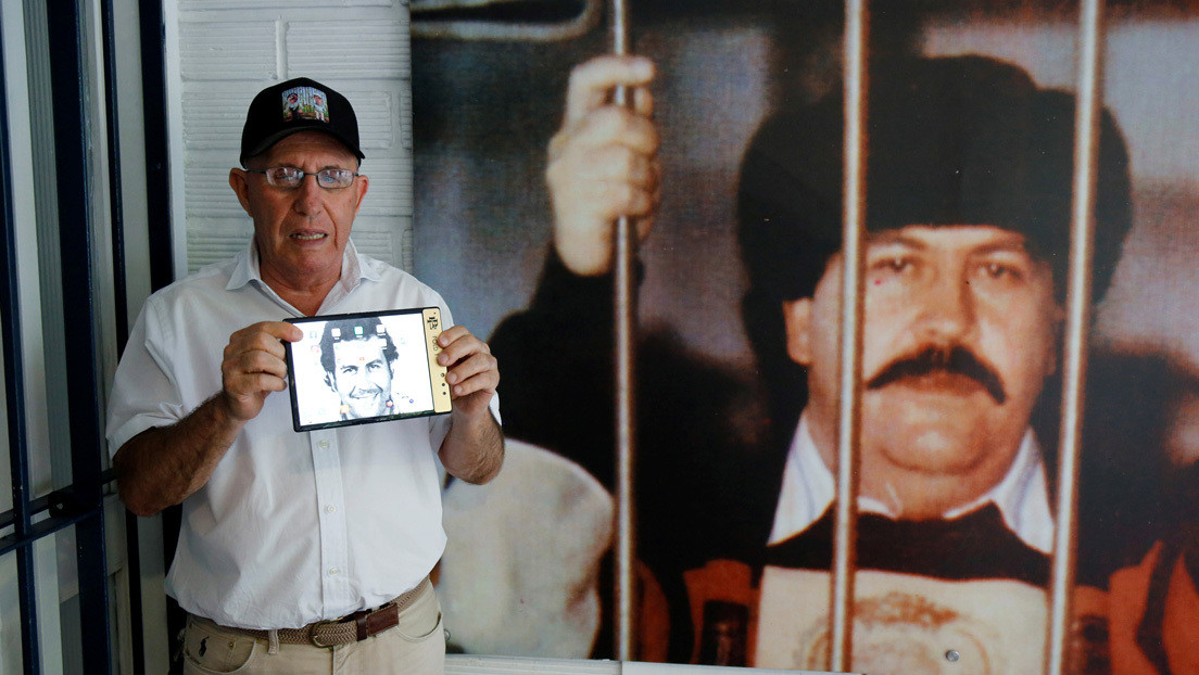 El hermano de Pablo Escobar demanda a Apple por 2.600 millones de dólares tras un supuesto 'hackeo' de su celular