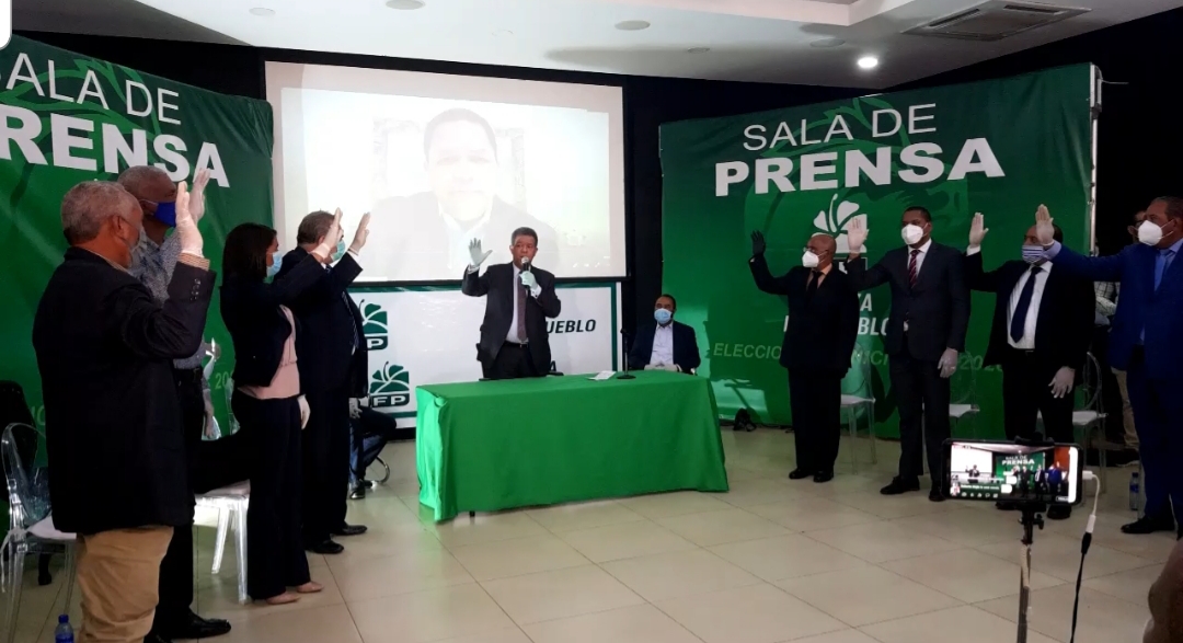 Video | Leonel Fernández juramenta dirigentes del PLD en La Fuerza del Pueblo