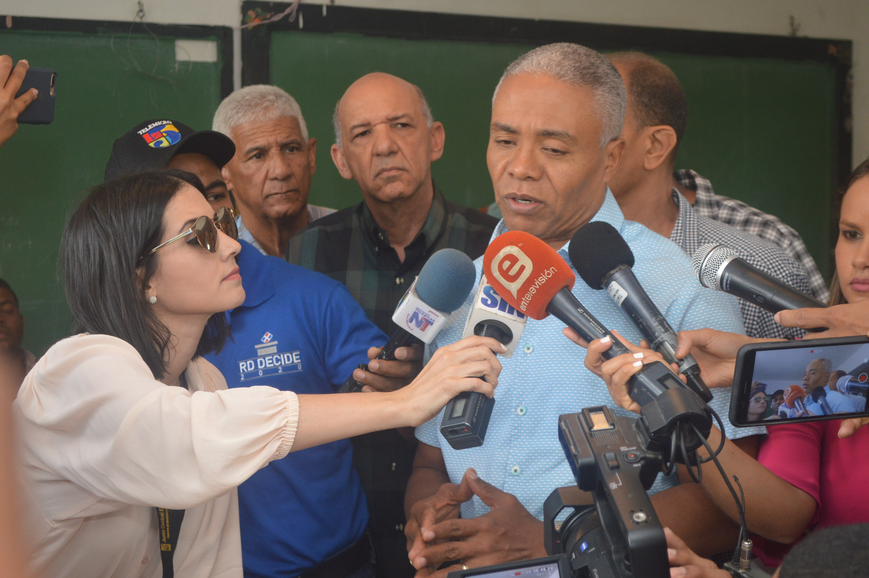 Francisco Fernández atribuye a campaña sucia declaraciones de Domínguez Brito; dice se verán en los tribunales