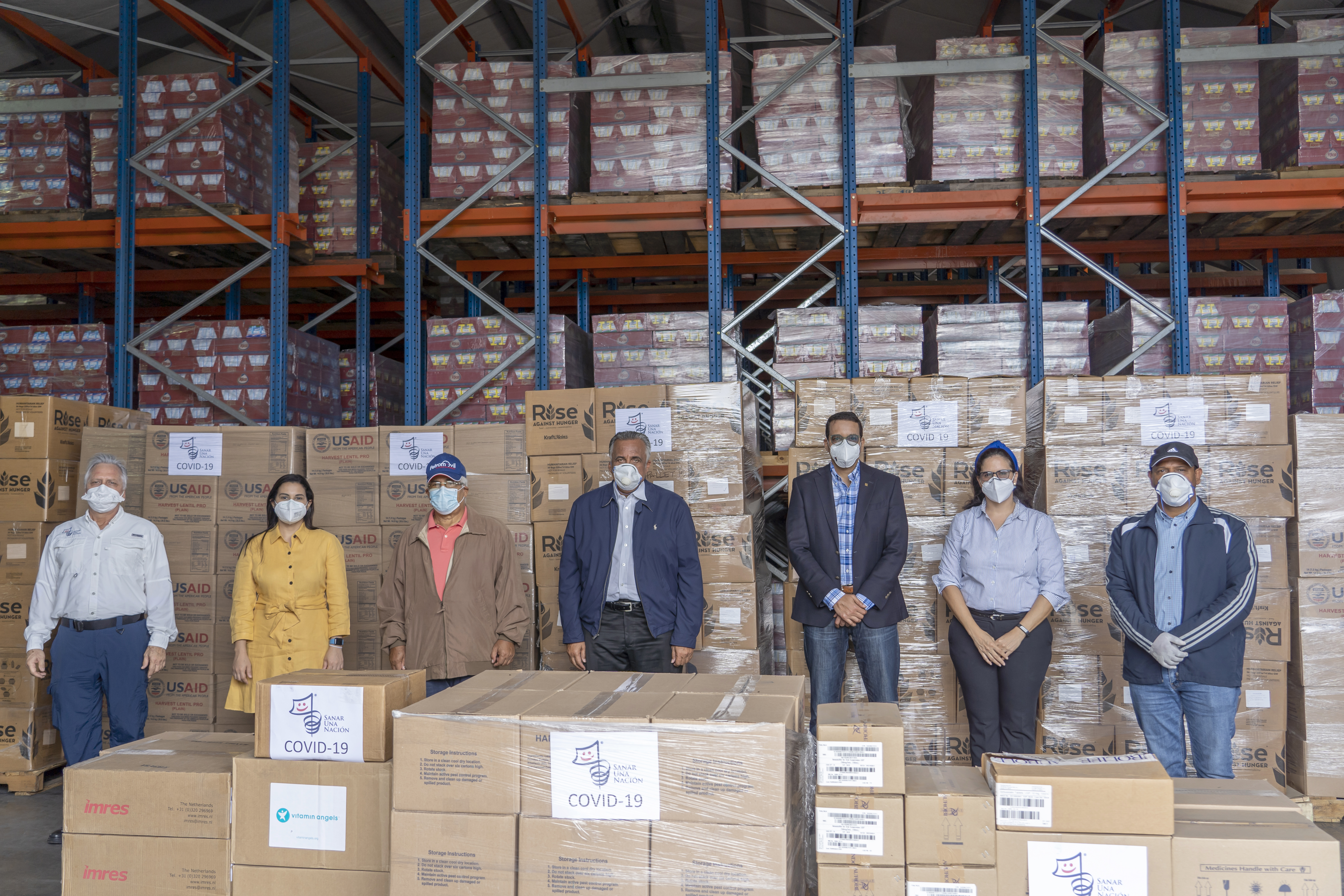 Sanar una Nación entrega medicamentos y alimento fortificado a pacientes afectados por Covid-19