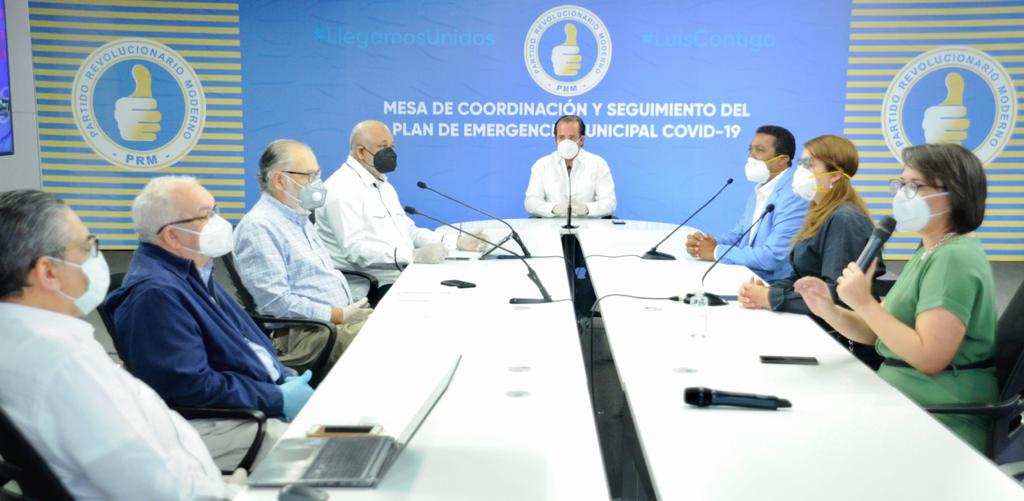 Abinader dice dará más apoyo económico a cabildos para que inviertan mejor en servicios a ciudadanos