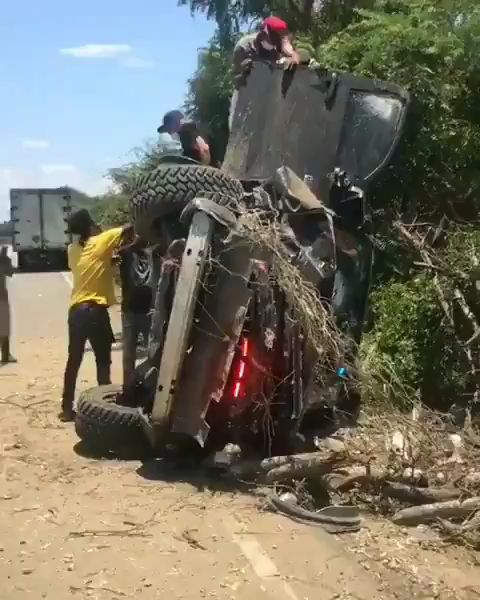 Videos | Chofer del pelotero Nelson Cruz sufre accidente en vehículo del jugador