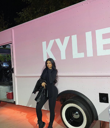 ¡Escándalo! Retiran a Kylie Jenner el título de multimillonaria y la acusan de engaño: así respondió
