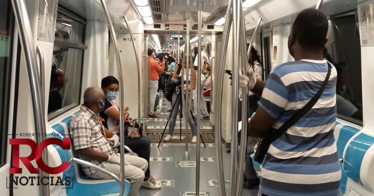 Metro y Teleférico extienden sus horarios de servicios