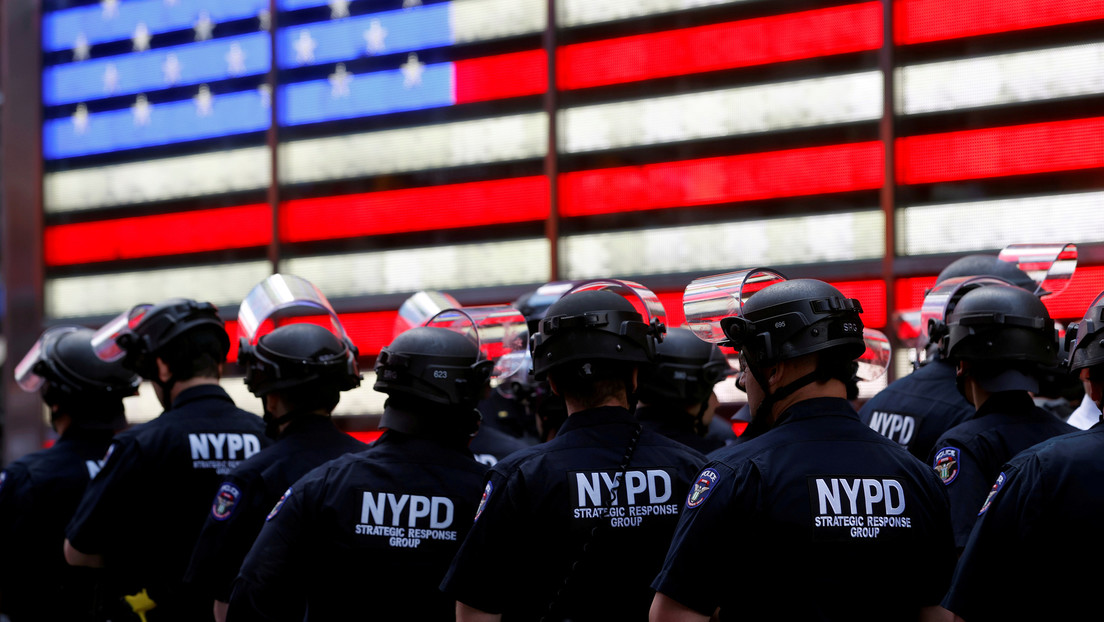 Policía de Nueva York anuncia disolución de unidades anticriminales de oficiales vestidos de civil
