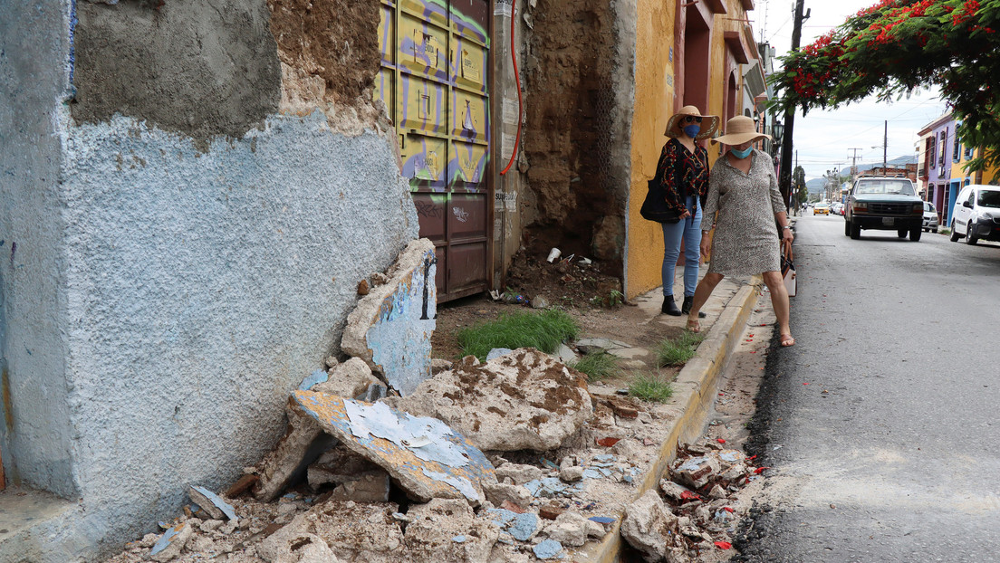 Aumenta a nueve el número de fallecidos por el sismo de magnitud 7,5 en México