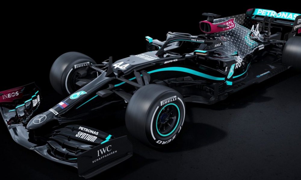 Mercedes vuelve a la Fórmula Uno con los bólidos pintados de negro en su lucha contra el racismo