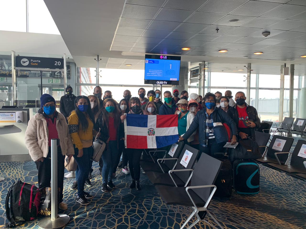 Canciller Miguel Vargas anuncia regreso de 134 dominicanos desde Perú, Argentina y Colombia