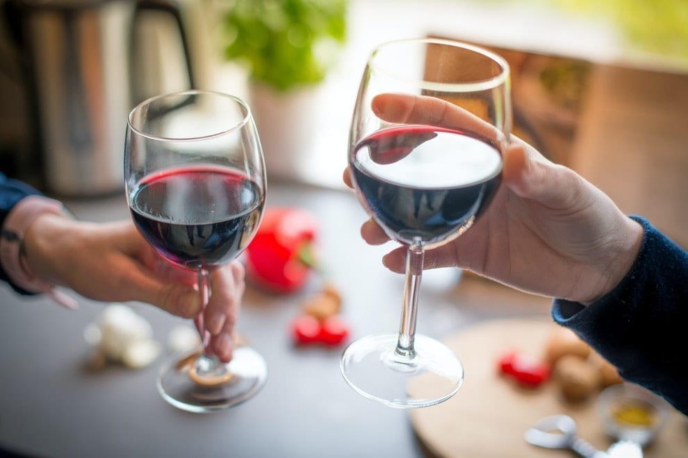 Artículo | Venta de vino se alza ante la caída del consumo de bebidas alcohólicas en el primer cuatrimestre