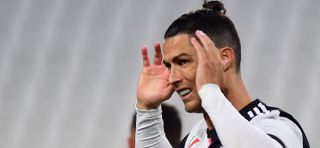 Vibrante minuto en Juventus-Milan: el penal que erró Cristiano Ronaldo y una patada criminal que terminó en expulsión