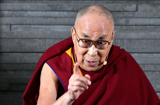 El Dalái Lama publica una canción de su primer álbum musical con el que festejará su 85º cumpleaños