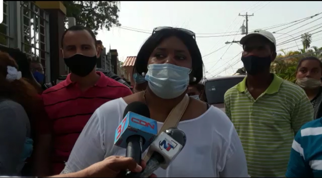 Video | Ciudadanos denuncian clientelismo en la Oficialía Civil de SDN