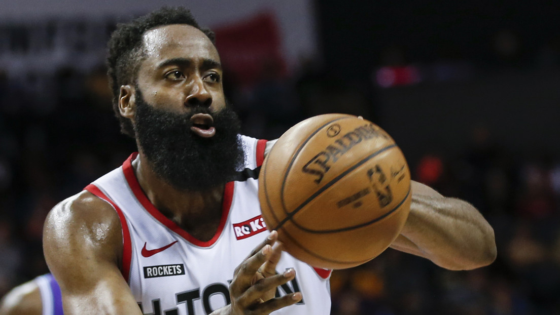 Foto| El basquetbolista con la barba más larga de la NBA 'presenta' una inusual mascarilla y desata bromas en las redes