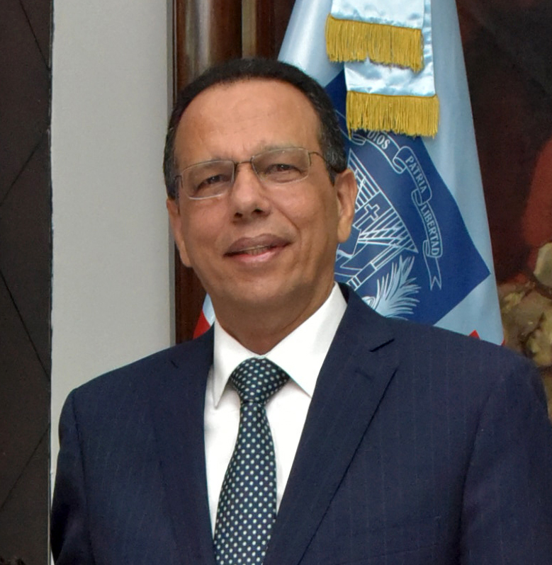 Ministro Peña Mirabal recibirá este lunes en la sede del MINERD a su designado sucesor Roberto Fulcar