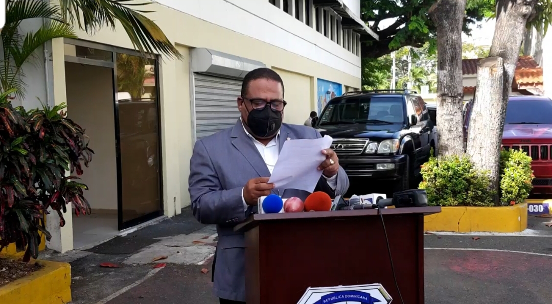 Video | DNCD apresa a dos supuestos hombres vinculados a red de "César El Abusador"