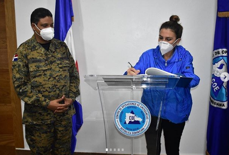 Alcaldesa Carolina Mejía visita al COE para acciones por tormenta tropical Isaías