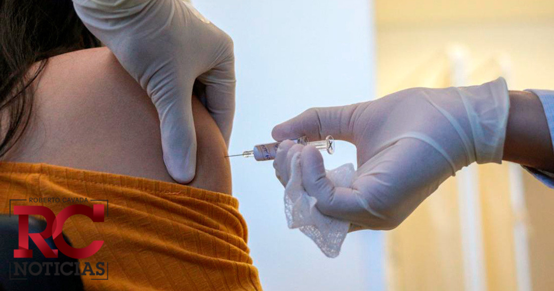 El mundo acelera vacunaciones en una Navidad caótica y ensombrecida por el virus