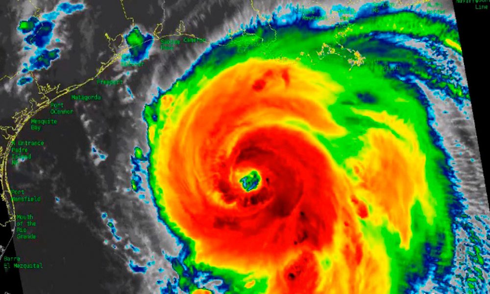 El huracán Laura gana fuerza hacia la categoría 4 en su avance a EE.UU.