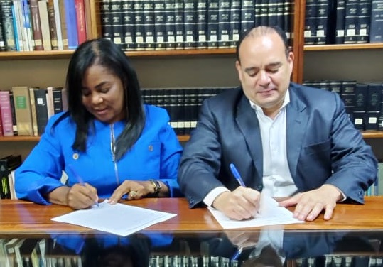 Frente de Abogados del PRM y presidente del CARD acuerdan composición de Comisión Electoral y firman convenio de paz