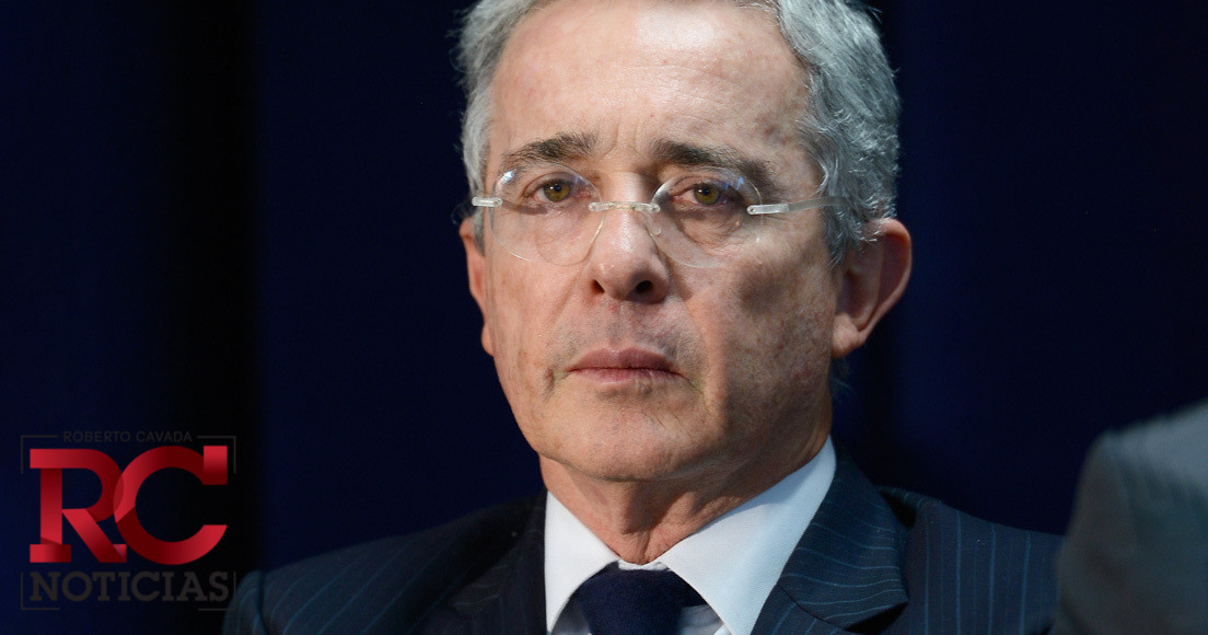 Álvaro Uribe renuncia a su curul en el Senado colombiano en medio de las investigaciones en su contra