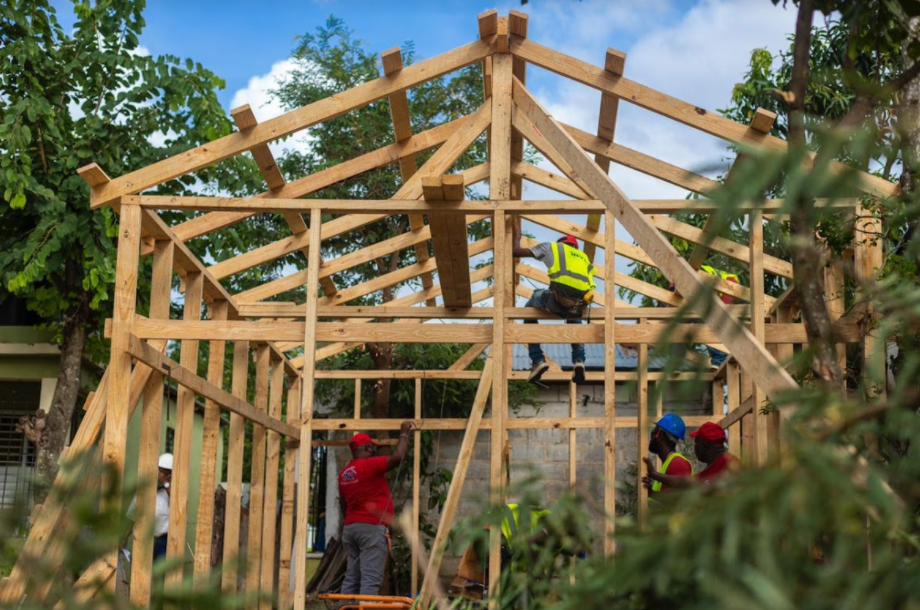 INVI inicia construcción de viviendas para afectados por tormenta en Hato Mayor