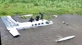 Video | Localizan en lago de Maracaibo aeronave desaparecida, detienen dos dominicanos y un venezolano