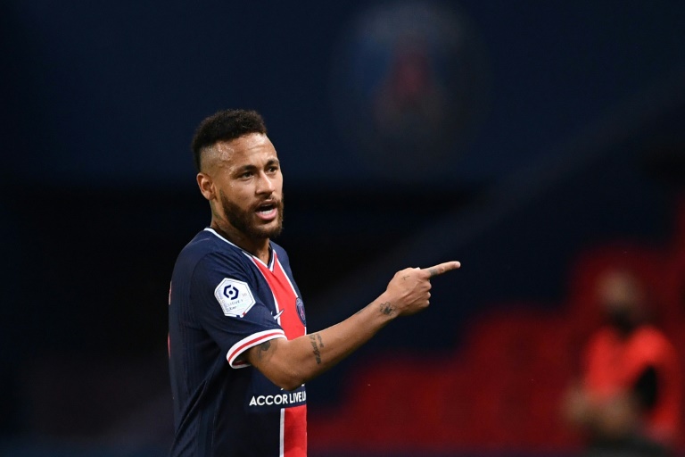 El PSG apoya a Neymar y la liga francesa tratará el miércoles las cinco expulsiones