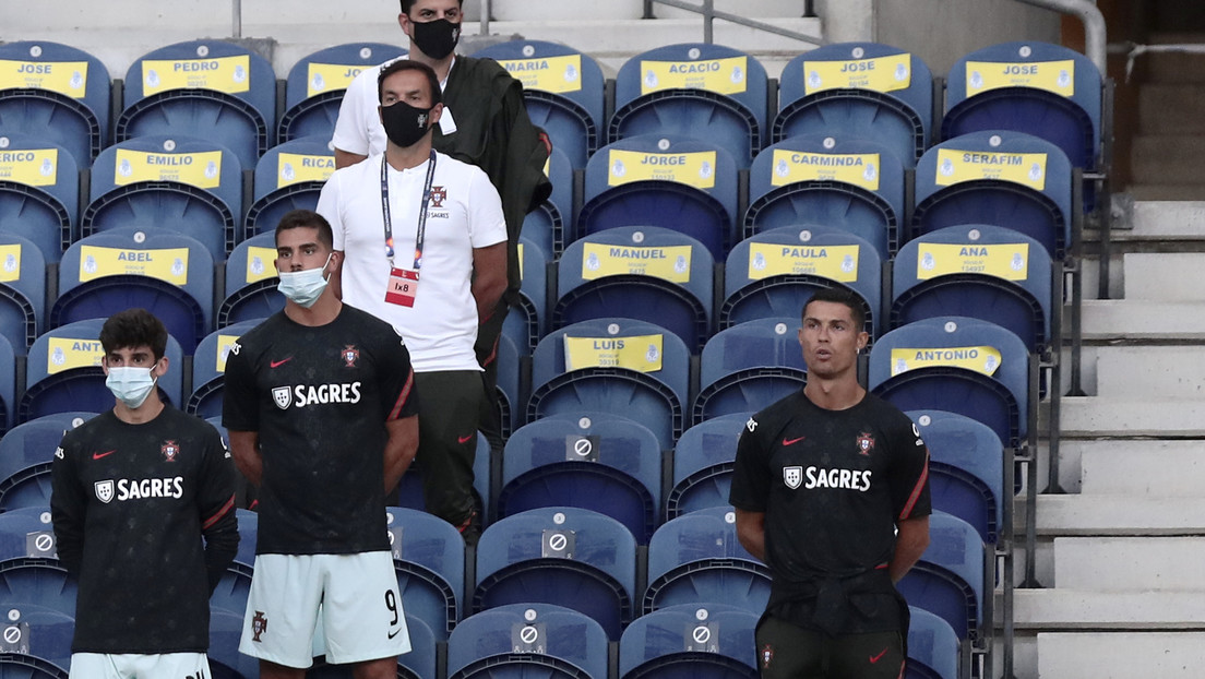 Video | Recriminan a Cristiano por no usar mascarilla en la grada durante un partido