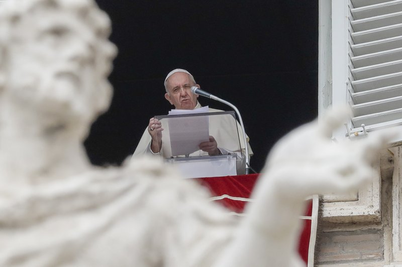 El papa celebra su primera audiencia pública en meses