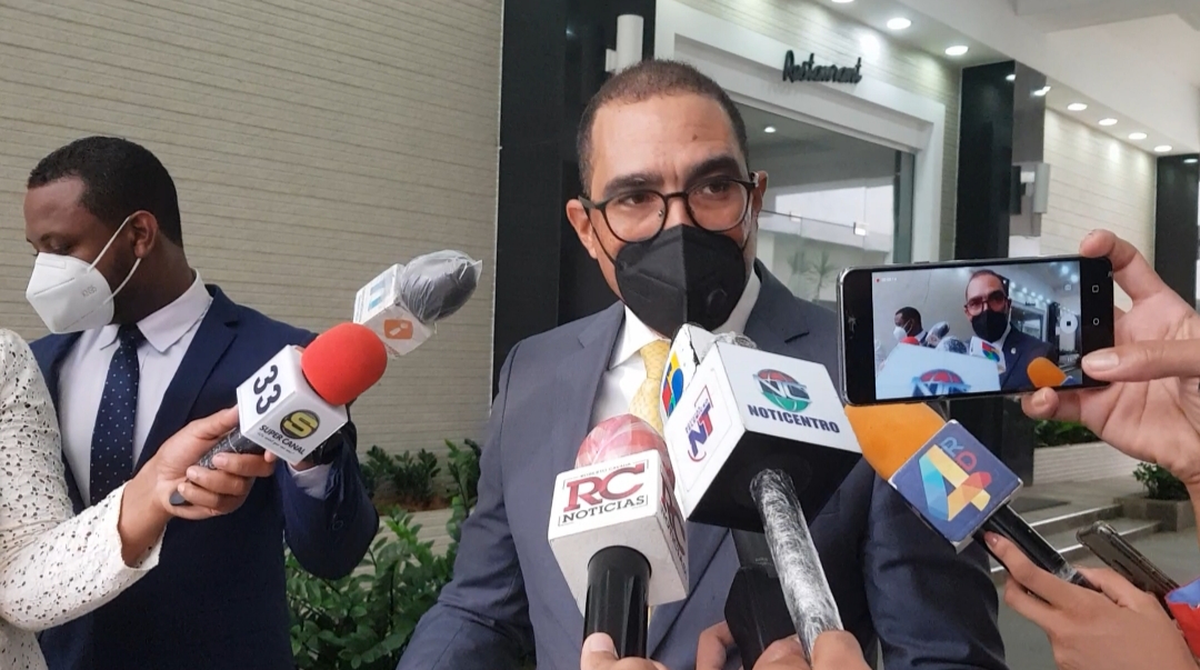 Videos | Alfredo Pacheco recibe respaldo de diputados para interpelar a funcionarios