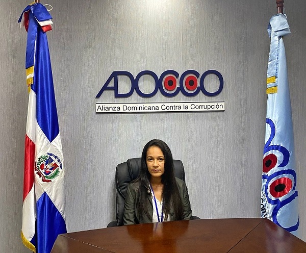 ADOCCO presenta servidores públicos más valorados en primer mes de gestión
