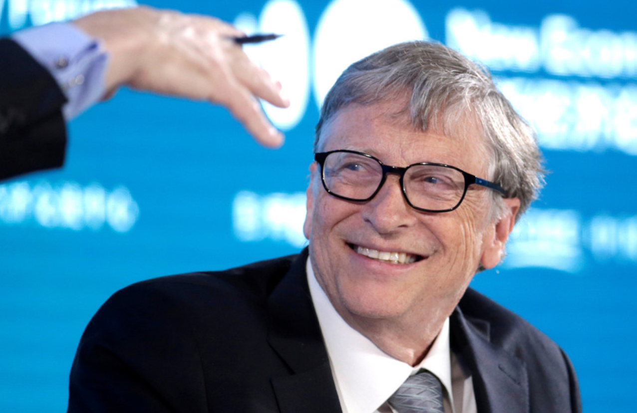 Bill Gates revela las dos preguntas que lo ayudan a resolver problemas