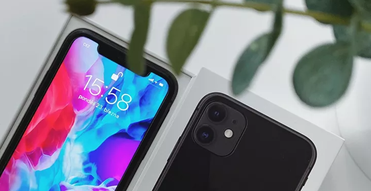 Un ejecutivo de Xiaomi tildó de "vergüenza" la batería de los nuevos iPhone 12