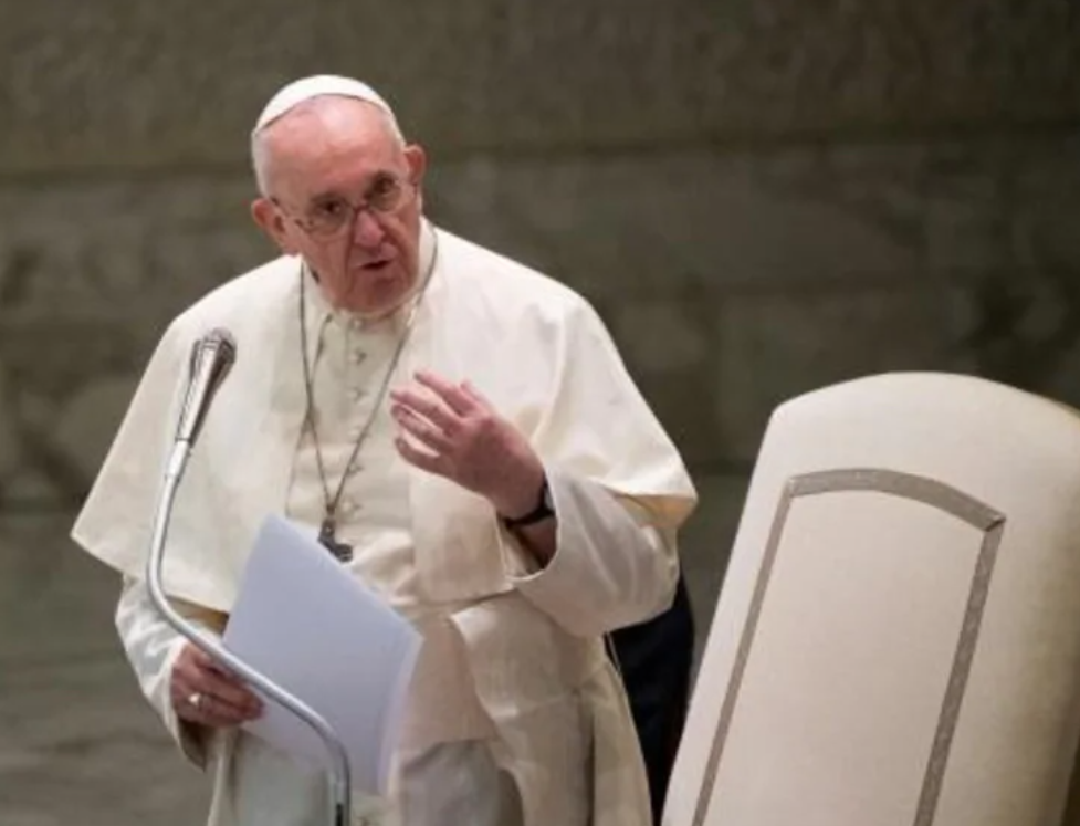 El papa en plena limpieza de las finanzas del Vaticano