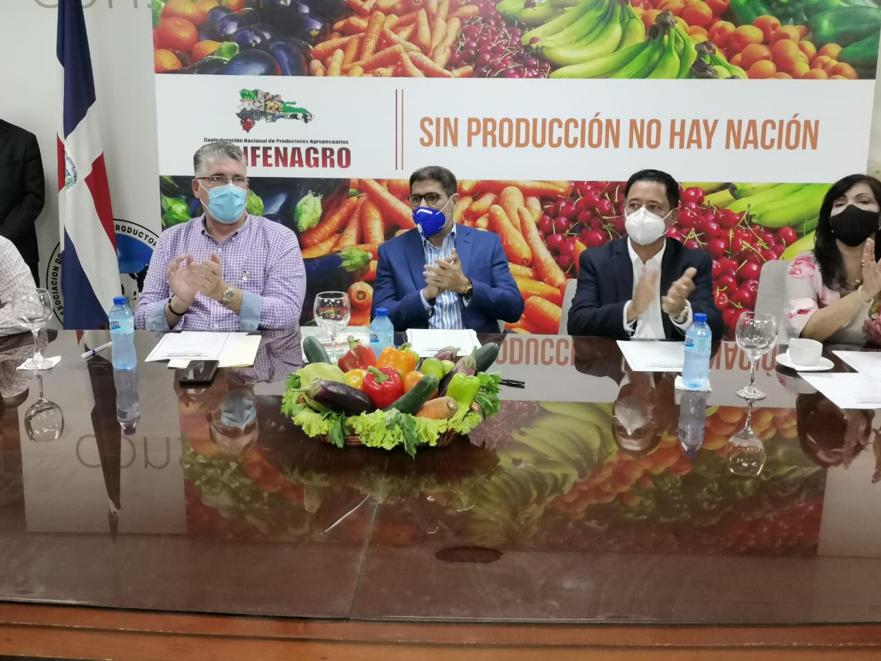 Ministro de Agricultura se compromete a trabajar en estrecha unión junto a los productores nacionales