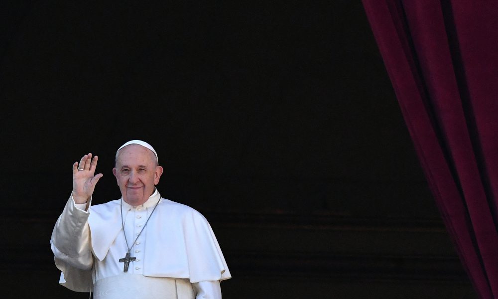 El papa a favor de leyes civiles para parejas homosexuales