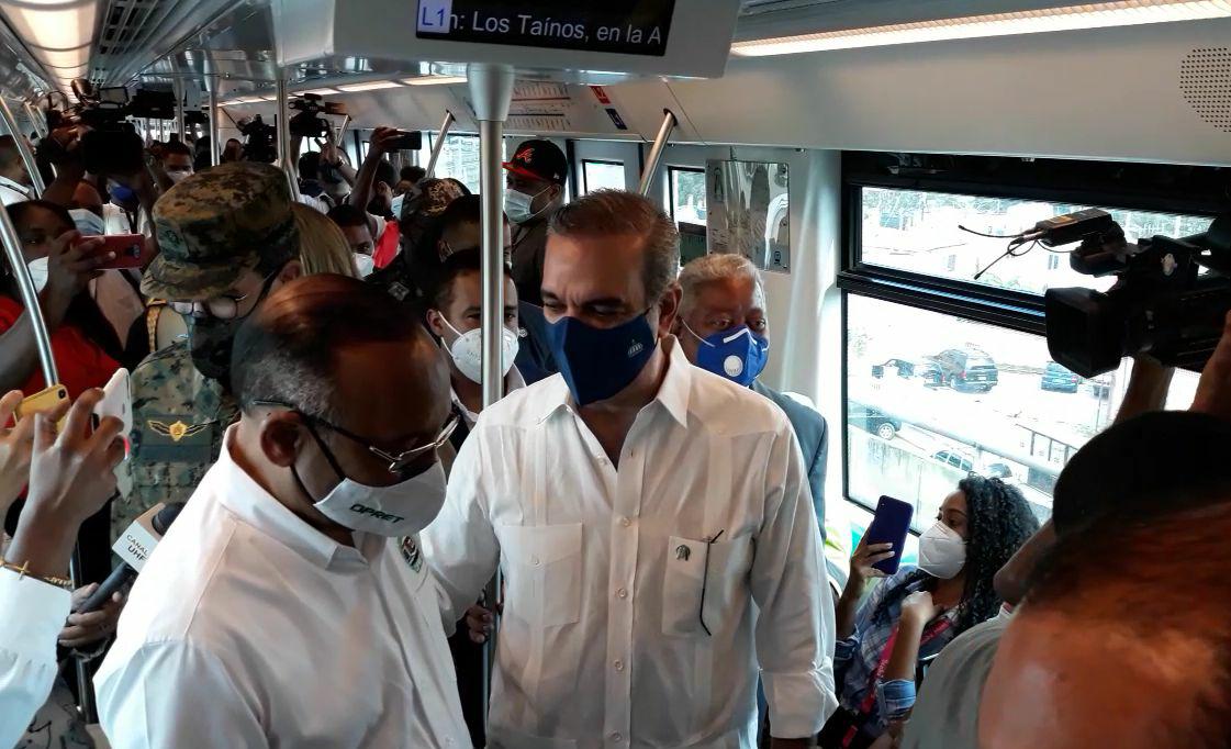 Video | Usuarios se quejan por aglomeraciones en Metro de Santo Domingo
