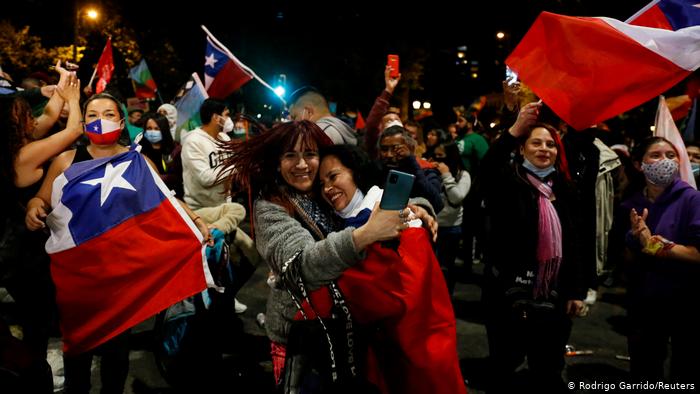 Chile entierra la Constitución de Pinochet y abre ruta para actualizar su democracia