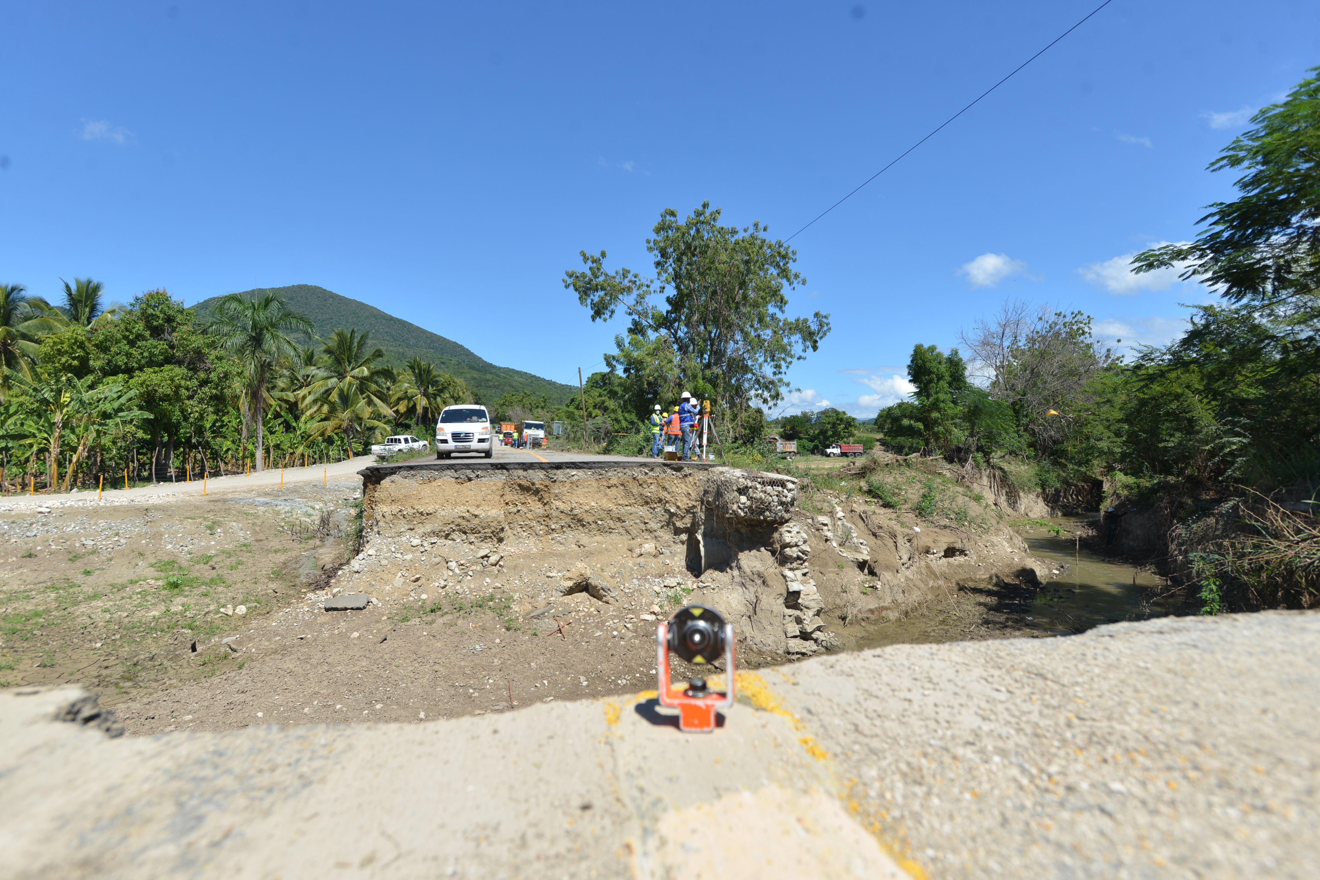 Inician construcción de puente en carretera Las Yayas-Padre Las Casas colapsado por tormenta Laura