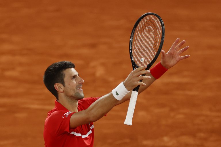 Novak Djokovic le ganó en cinco sets a Stefanos Tsitsipas y jugará la final de Roland Garros contra Nadal