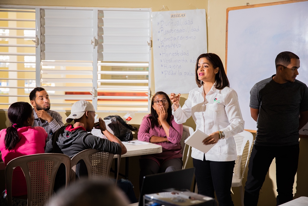 BHD León respalda a Mujeres que Cambian el Mundo con asesoría y formación