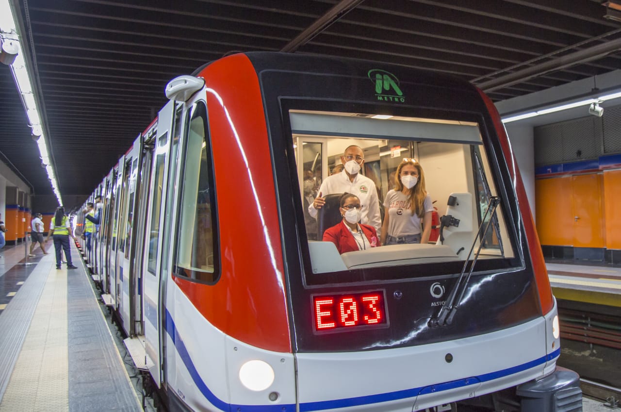 ADN  y  OPRET suscriben acuerdo para mejorar calidad de servicios Metro y Teleférico