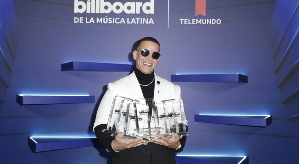 Luis Fonsi, Daddy Yankee y Carlos Vives triunfan en premios Billboard de música latina
