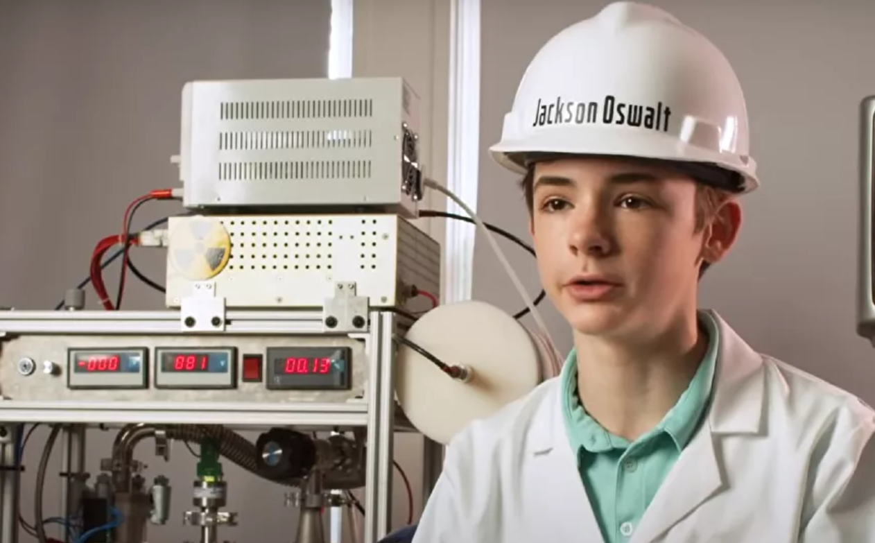 Video | Niño de 12 años construyó en casa un reactor nuclear y consigue un récord Guinness